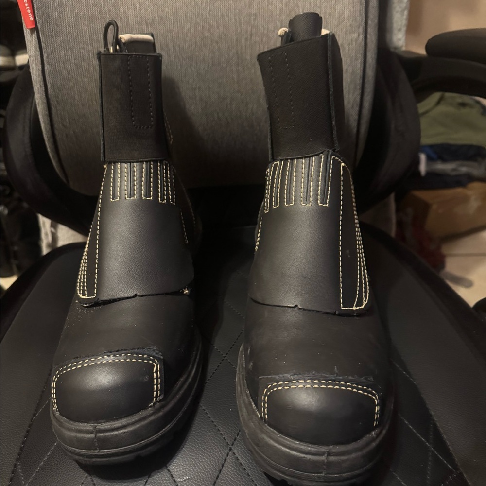 Work boots - Picture 2 of 5